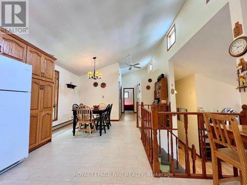 41 Reeves Drive, Parry Sound Remote Area, ON - Indoor Photo Showing Dining Room