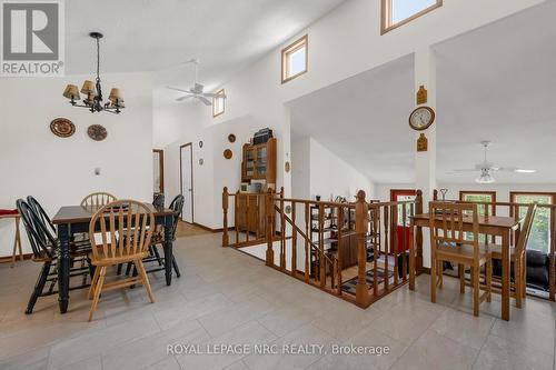 41 Reeves Drive, Parry Sound Remote Area, ON - Indoor Photo Showing Dining Room