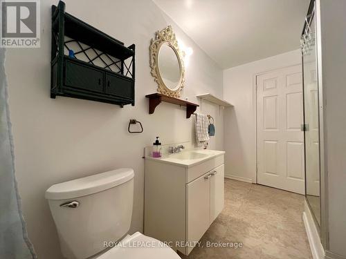 41 Reeves Drive, Parry Sound Remote Area, ON - Indoor Photo Showing Bathroom