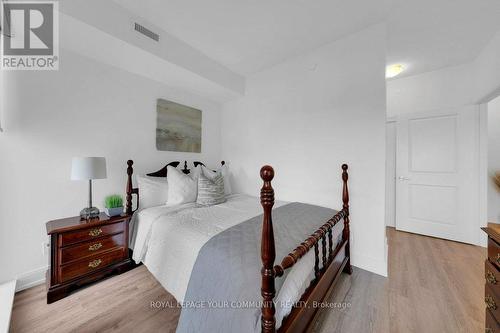 711B - 9600 Yonge Street, Richmond Hill (North Richvale), ON - Indoor Photo Showing Bedroom