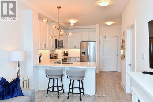 633 - 101 Shoreview Place, Hamilton (Stoney Creek), ON - Indoor Photo Showing Kitchen With Stainless Steel Kitchen With Upgraded Kitchen