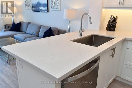 633 - 101 Shoreview Place, Hamilton (Stoney Creek), ON - Indoor Photo Showing Kitchen