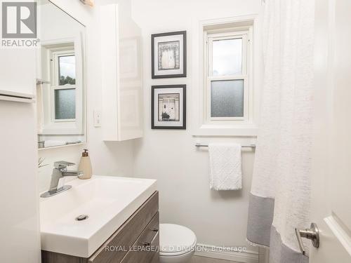 4 Joanith Drive, Toronto, ON - Indoor Photo Showing Bathroom