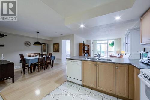 206 - 123 Eglinton Avenue, Toronto (Mount Pleasant West), ON - Indoor Photo Showing Kitchen With Double Sink