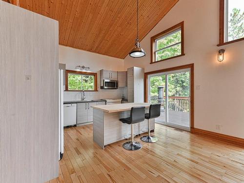 Kitchen - 2040 Boul. Rolland-Cloutier, Lantier, QC - Indoor Photo Showing Kitchen