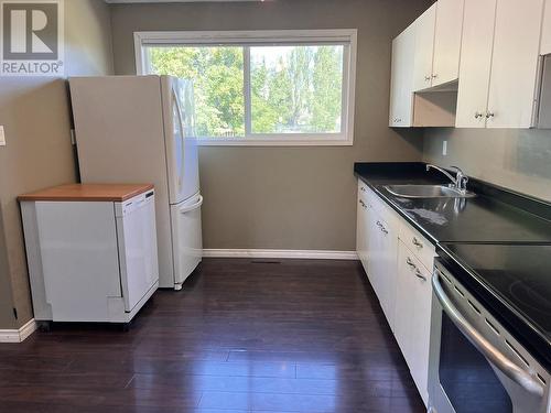 409 Chilako Crescent, Fraser Lake, BC - Indoor Photo Showing Kitchen With Double Sink