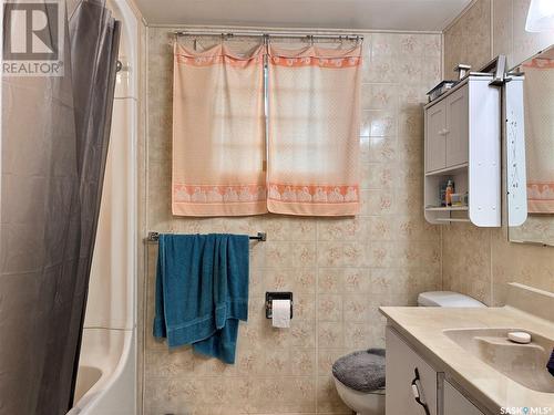 307 1St Street E, Wynyard, SK - Indoor Photo Showing Bathroom