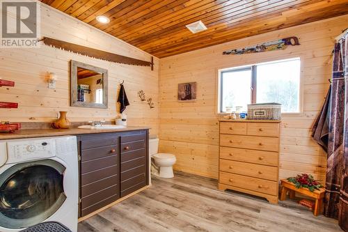 1519 6 Highway, Cherryville, BC - Indoor Photo Showing Laundry Room