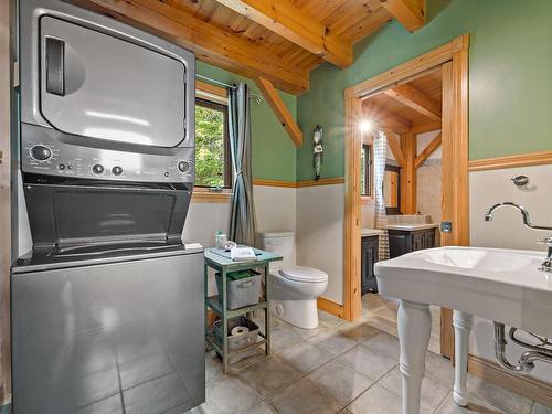 Powder room - 100 Ch. Mccarthy, Grand-Remous, QC - Indoor Photo Showing Laundry Room