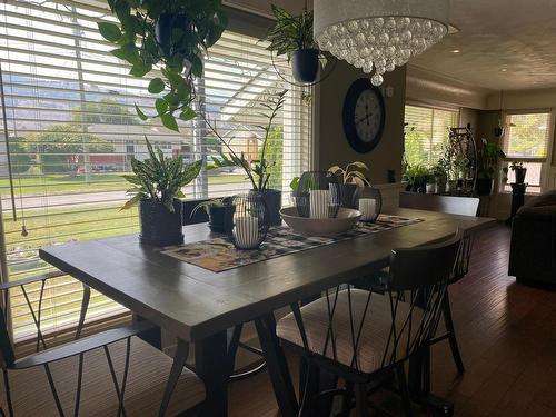 1766 Sunnycrest Ave, Kamloops, BC - Indoor Photo Showing Dining Room