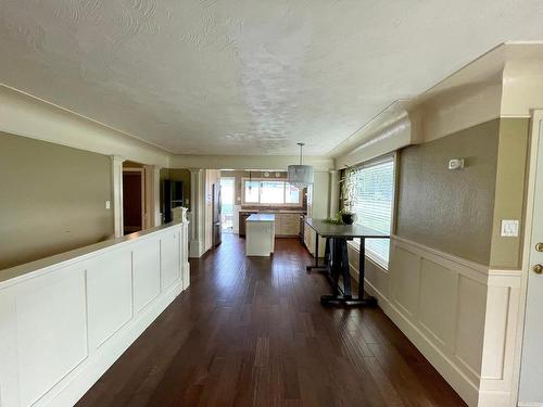 1766 Sunnycrest Ave, Kamloops, BC - Indoor Photo Showing Other Room