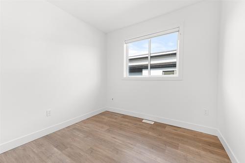 3-751 Raymer Avenue, Kelowna, BC - Indoor Photo Showing Other Room