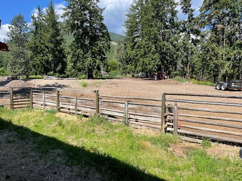 4475 Maxwell Road, Peachland, BC - Outdoor