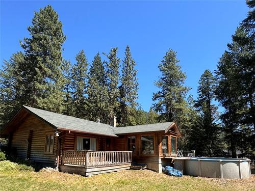 4475 Maxwell Road, Peachland, BC - Outdoor With Above Ground Pool