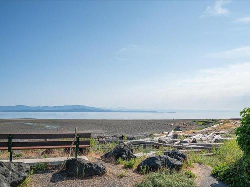 277 Buller Rd, Qualicum Beach, BC 