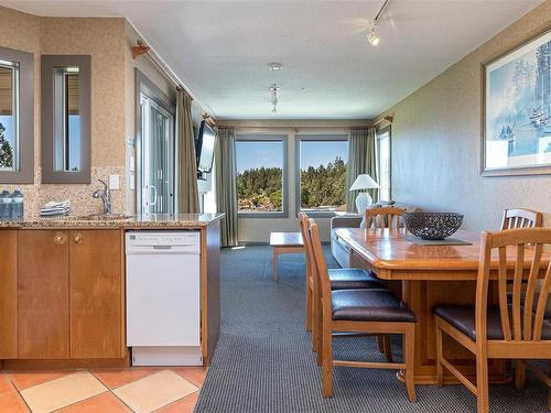 727-1600 Stroulger Rd, Nanoose Bay, BC - Indoor Photo Showing Dining Room