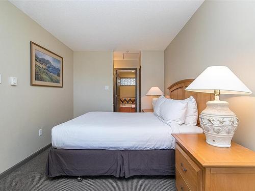 727-1600 Stroulger Rd, Nanoose Bay, BC - Indoor Photo Showing Bedroom