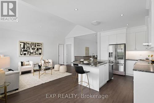 106 Shoreview Drive, Welland, ON - Indoor Photo Showing Kitchen