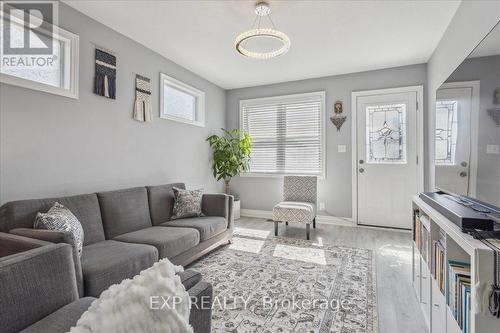 91 Page Street, St. Catharines, ON - Indoor Photo Showing Living Room