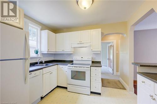 89 Stirling Avenue N, Kitchener, ON - Indoor Photo Showing Kitchen