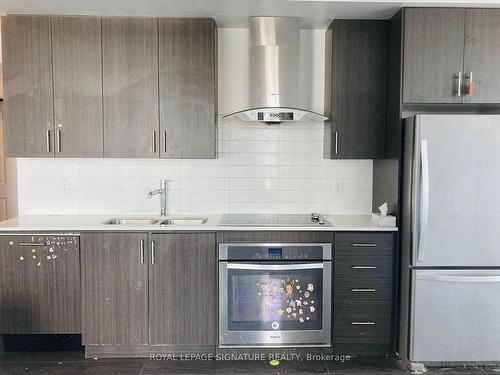 912-195 Bonis Ave, Toronto, ON - Indoor Photo Showing Kitchen With Stainless Steel Kitchen With Double Sink With Upgraded Kitchen