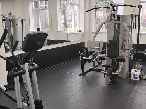 1407-410 Mclevin Ave, Toronto, ON - Indoor Photo Showing Gym Room