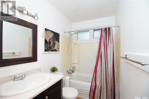 123 Mackenzie Crescent, Regina, SK - Indoor Photo Showing Bathroom