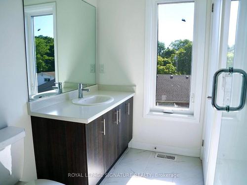 44-150 Glendale Ave, St. Catharines, ON - Indoor Photo Showing Bathroom