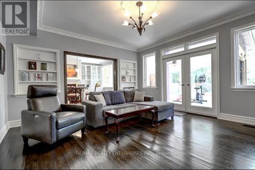 100 Old Mill Road, Toronto (Kingsway South), ON - Indoor Photo Showing Living Room