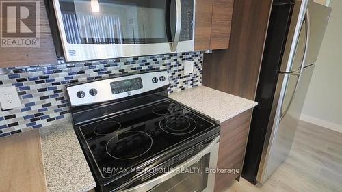 1801 - 318 Spruce Street, Waterloo, ON - Indoor Photo Showing Kitchen