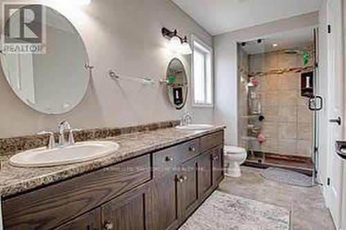 505 Lakeview Drive, Woodstock, ON - Indoor Photo Showing Bathroom