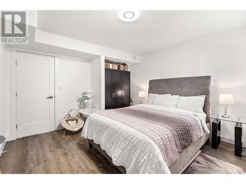 7967 Falcon Ridge Crescent, Kelowna, BC - Indoor Photo Showing Bedroom