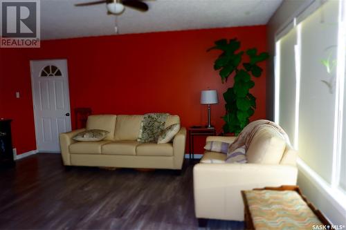 704 Leeville Drive, Assiniboia, SK - Indoor Photo Showing Living Room