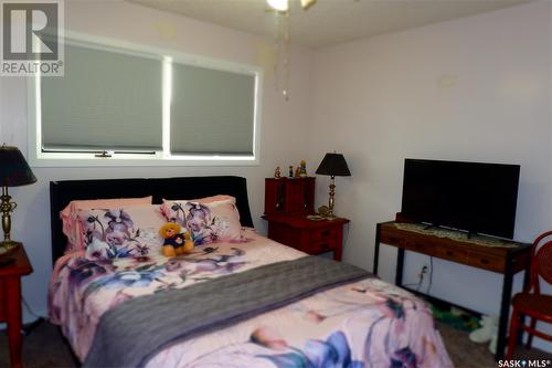 704 Leeville Drive, Assiniboia, SK - Indoor Photo Showing Bedroom