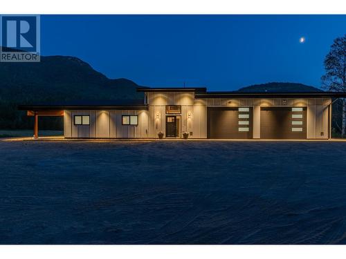 2335 Pass Creek Road, Castlegar, BC - Outdoor With Deck Patio Veranda