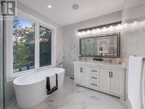 34 Brooklawn Avenue, Toronto, ON - Indoor Photo Showing Bathroom