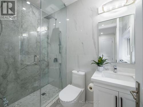 34 Brooklawn Avenue, Toronto, ON - Indoor Photo Showing Bathroom