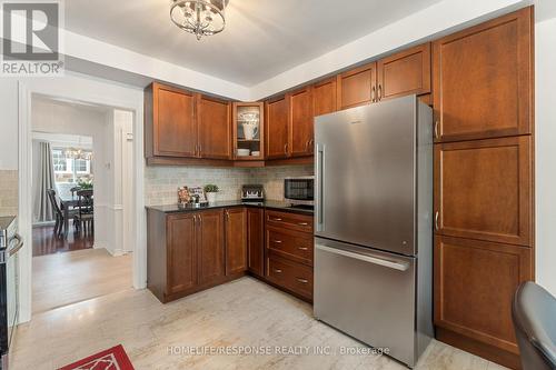 919 Streamway Crescent, Mississauga (Applewood), ON - Indoor Photo Showing Kitchen