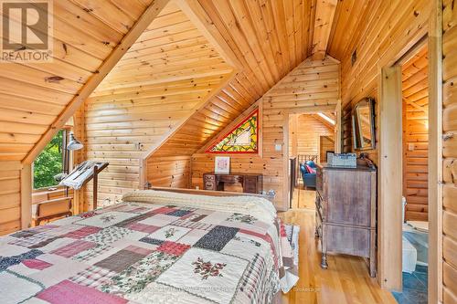 142 Paddy'S Lane, Westport, ON - Indoor Photo Showing Other Room