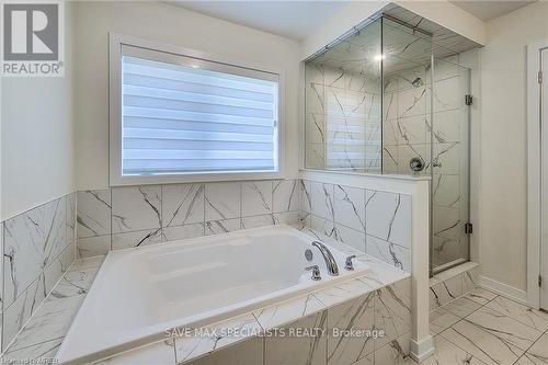 28 Hawick Crescent, Haldimand, ON - Indoor Photo Showing Bathroom