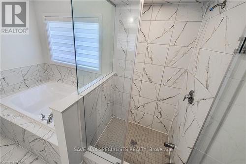 28 Hawick Crescent, Haldimand, ON - Indoor Photo Showing Bathroom