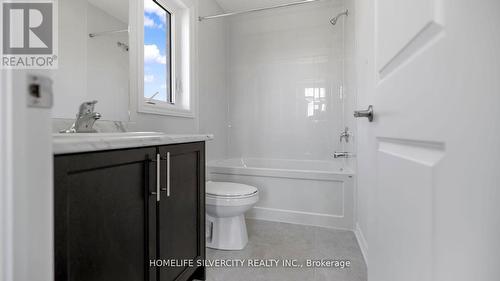 678 Daimler Parkway, Welland, ON - Indoor Photo Showing Bathroom