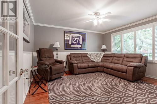 237 Tuck Drive, Burlington (Shoreacres), ON - Indoor Photo Showing Living Room