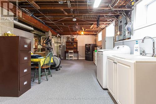 237 Tuck Drive, Burlington (Shoreacres), ON - Indoor Photo Showing Laundry Room