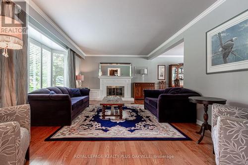 237 Tuck Drive, Burlington (Shoreacres), ON - Indoor Photo Showing Living Room With Fireplace