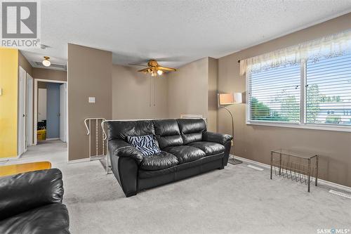 3529 Miyo-Wâhkôhtowin Road, Saskatoon, SK - Indoor Photo Showing Living Room