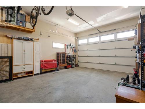 2390 Tallus Ridge Drive, West Kelowna, BC - Indoor Photo Showing Garage