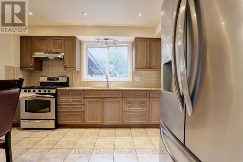 2143 Perran Drive, Mississauga (Sheridan), ON - Indoor Photo Showing Kitchen With Stainless Steel Kitchen