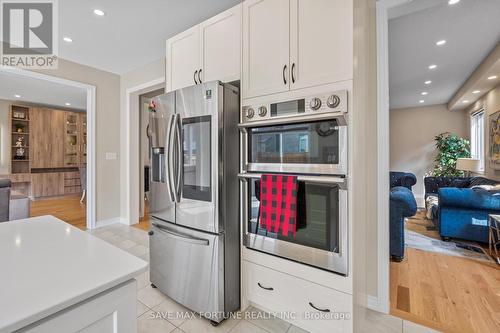 42 Kambalda Road E, Brampton (Northwest Brampton), ON - Indoor Photo Showing Kitchen