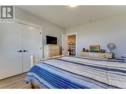 6722 Blackcomb Way, Vernon, BC - Indoor Photo Showing Bedroom